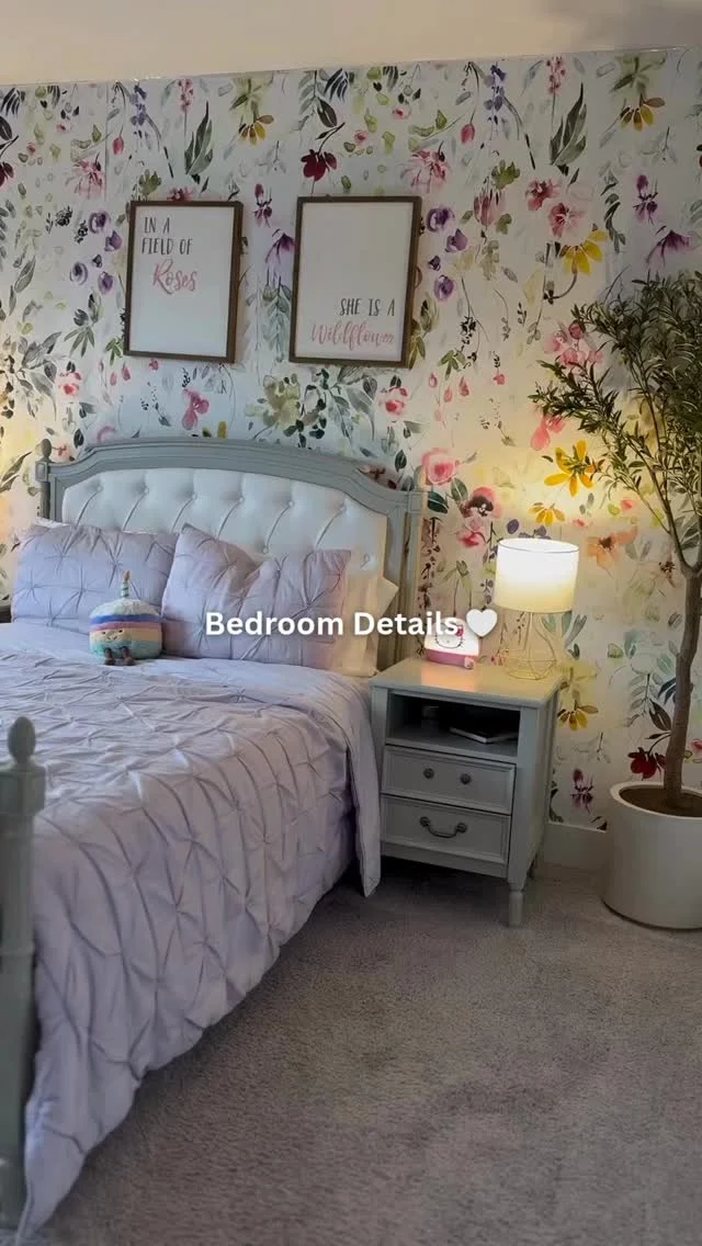 Soft lighting, plush bedding, and a space made for relaxing after a long day. The perfect bedroom setup for binging your favorite show all night 🛌🌙🎬

#holthomespnw #homeinspiration #bedroominspiration