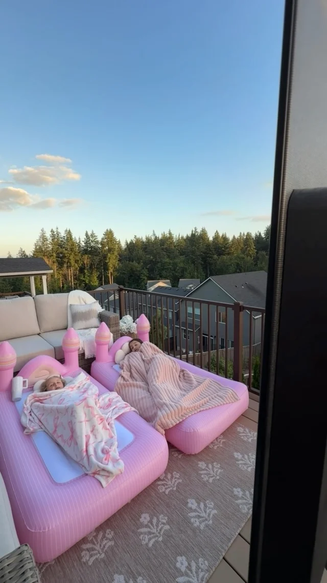 backyard movie night > everything else 🍿✨